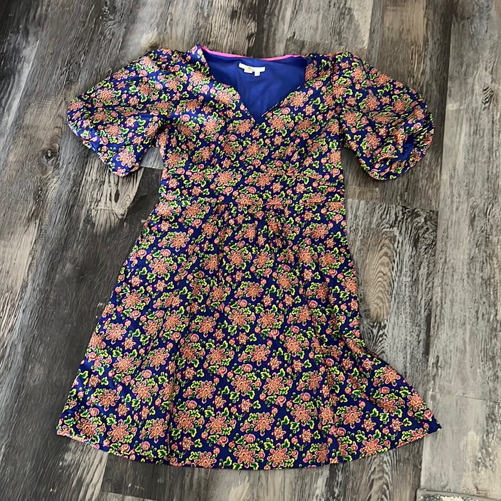 Boden purple floral mini puff sleeve dress.